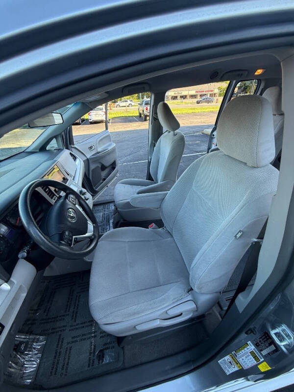 2017 Toyota Sienna L 7-Passenger