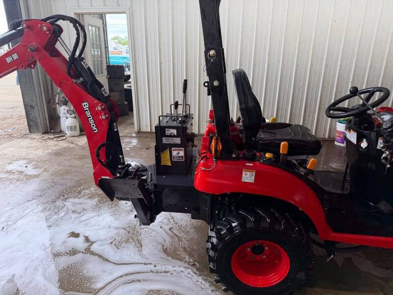 2022 Branson 2205h