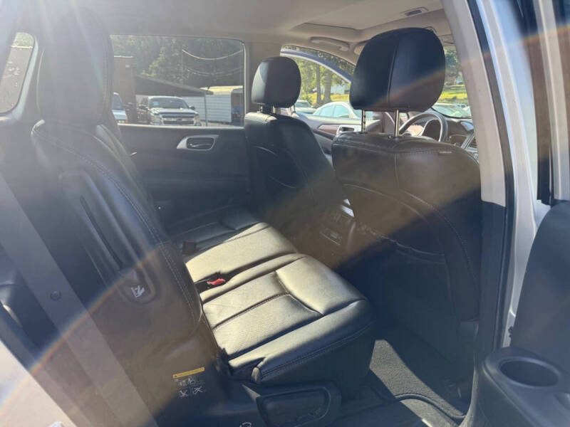 2017 Nissan Pathfinder Platinum