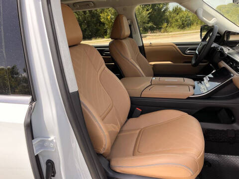 2027 Infiniti QX80 Luxe
