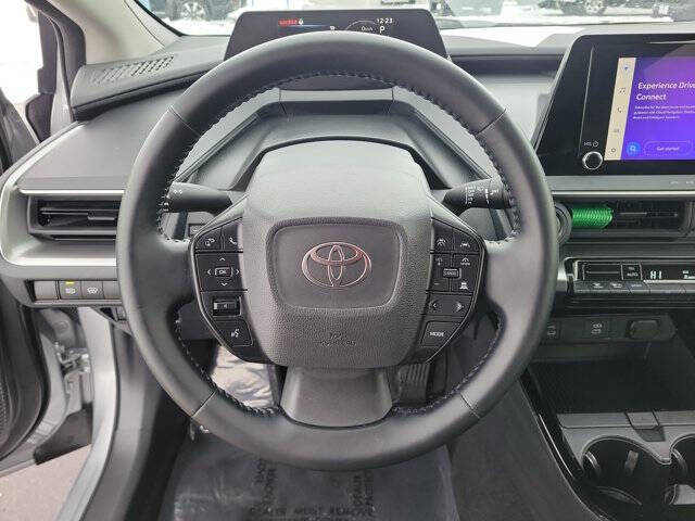 2025 Toyota Prius LE