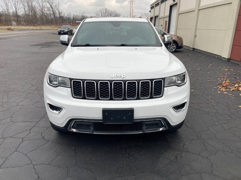 2017 Jeep Grand Cherokee Limited photo 2