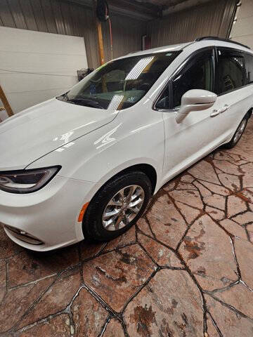2022 Chrysler Pacifica for sale at Joel Confer Quality Pre-Owned in Pleasant Gap PA