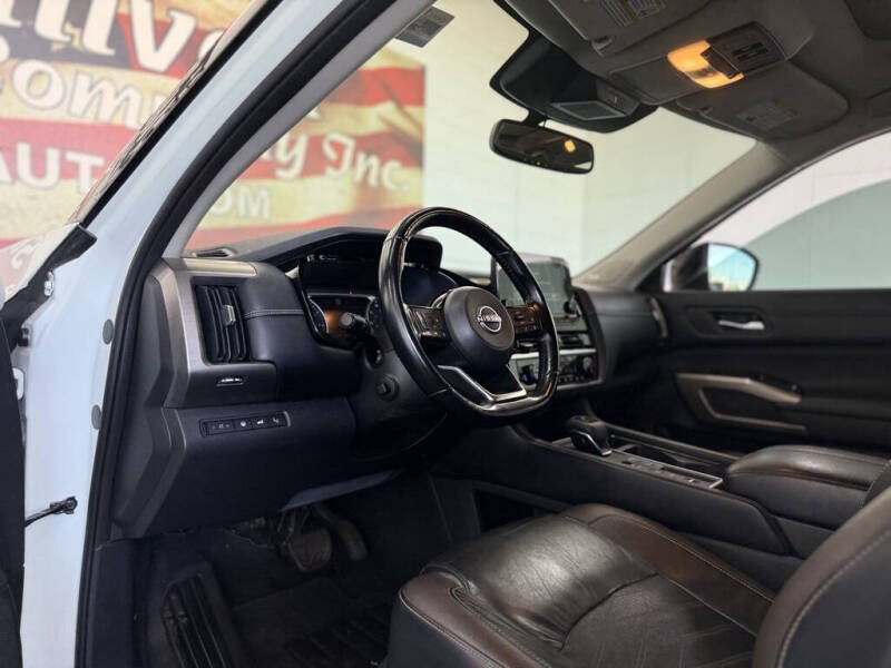 2022 Nissan Pathfinder Platinum