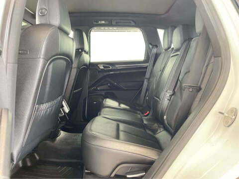 2014 Porsche Cayenne Platinum