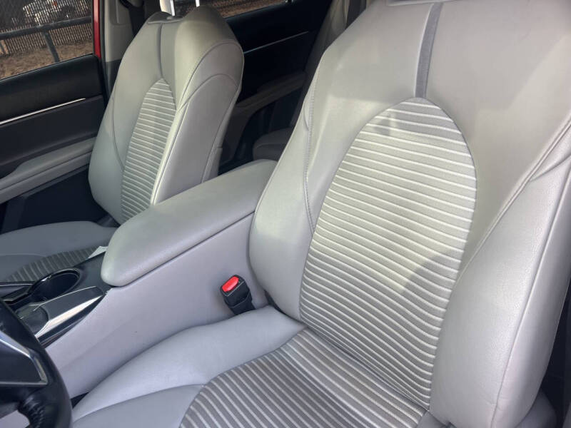 2020 Toyota Camry SE