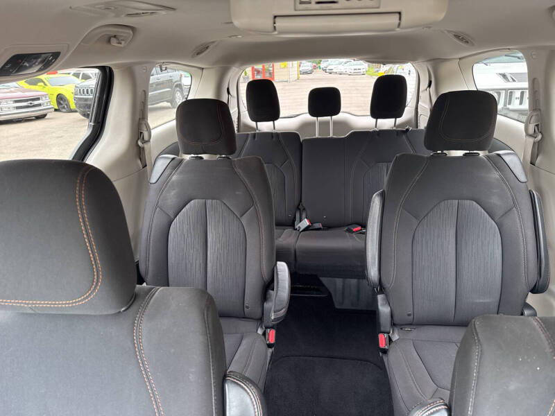 2017 Chrysler Pacifica Touring