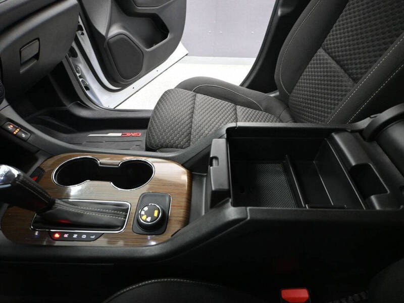 2017 GMC Acadia SLE-2