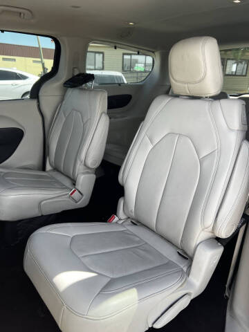 2017 Chrysler Pacifica Touring Plus