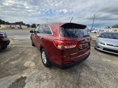 2017 Kia Sorento LX