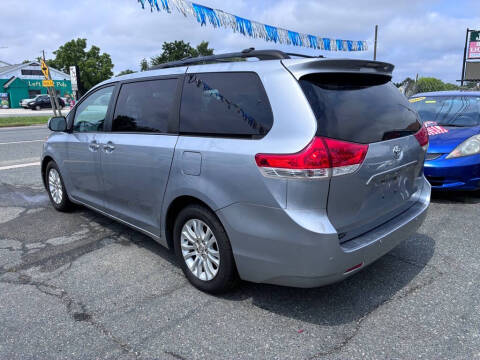 2012 Toyota Sienna