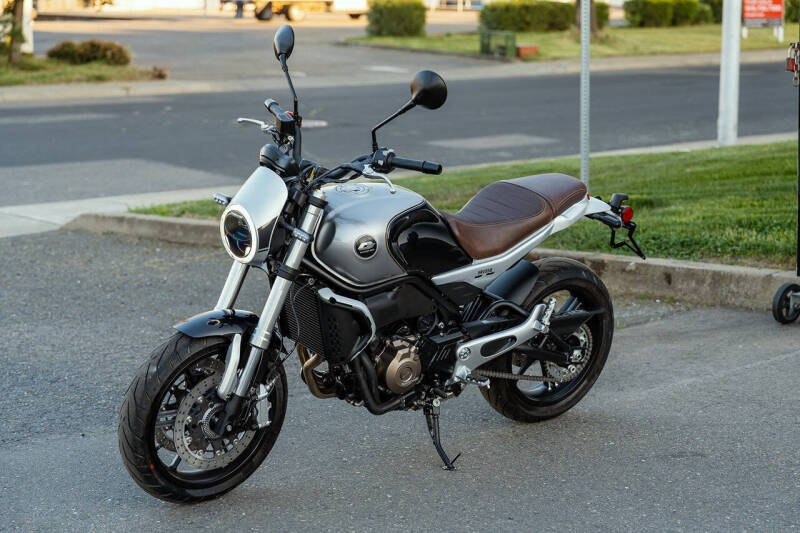 2023 QJMotor SRV550