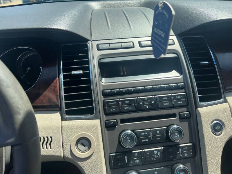 2010 Ford Taurus SEL