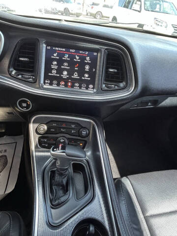 2018 Dodge Challenger SXT Plus