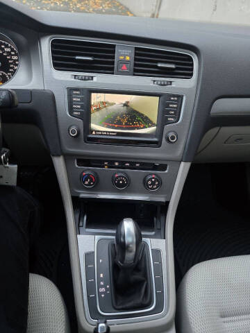 2016 Volkswagen Golf TSI S