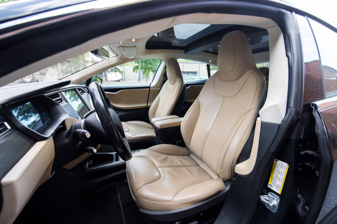 2014 Tesla Model S 9