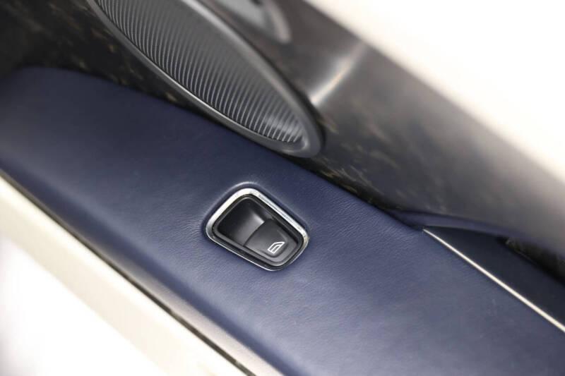 2019 Aston Martin DB11 V8