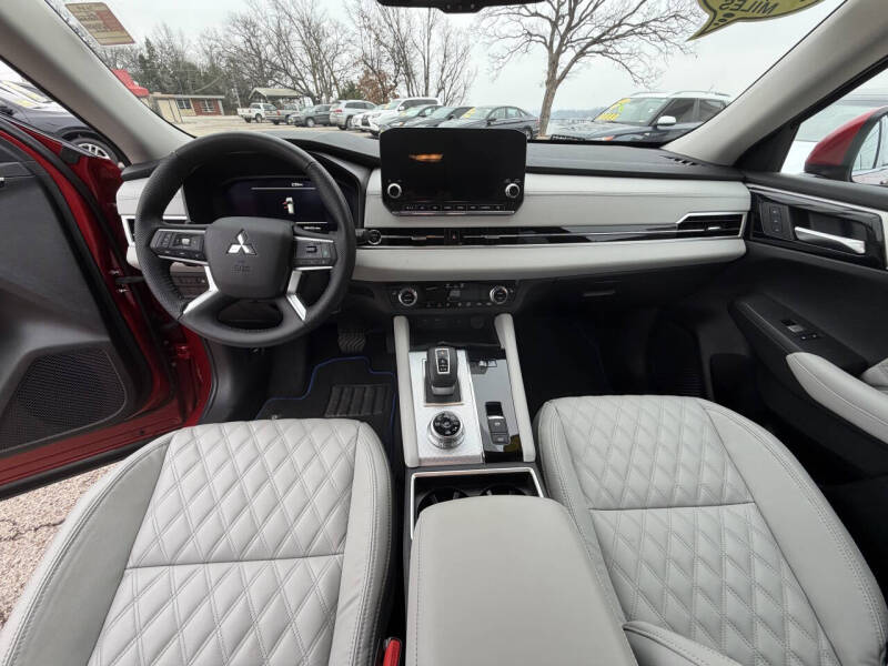2023 Mitsubishi Outlander PHEV SEL