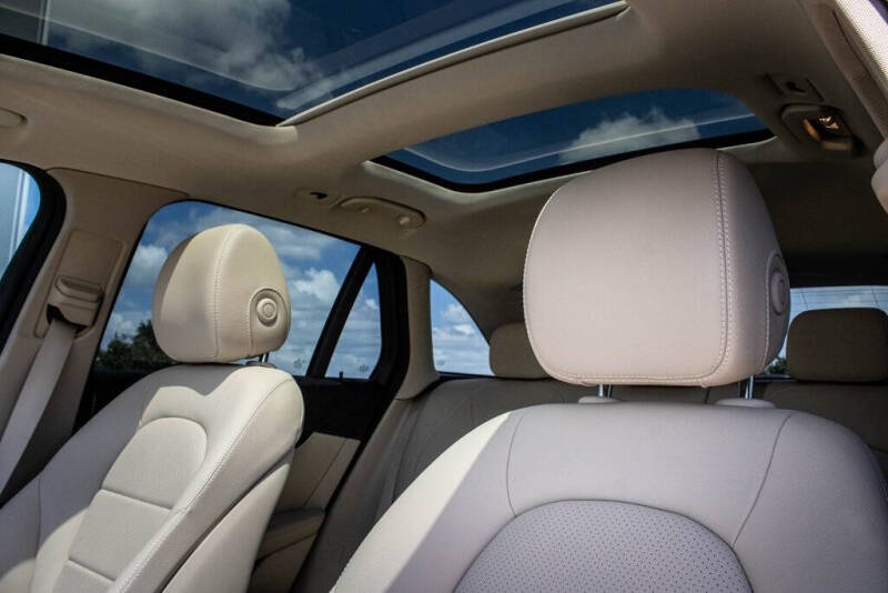 2022 Mercedes-Benz GLC GLC 300