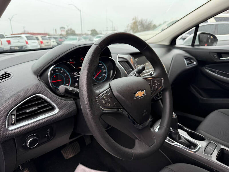 2017 Chevrolet Cruze LT Auto