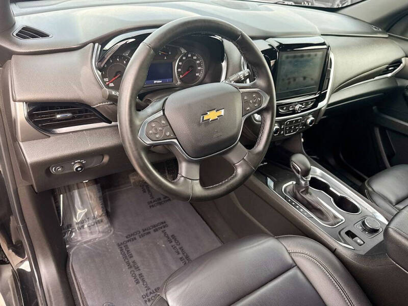 2023 Chevrolet Traverse LT Leather