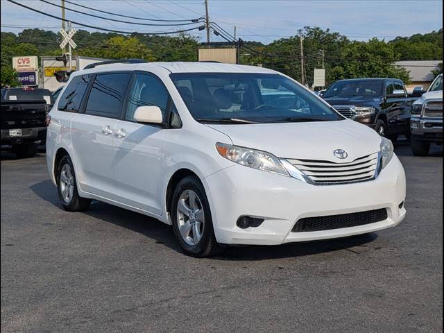 2016 Toyota Sienna LE 8-Passenger