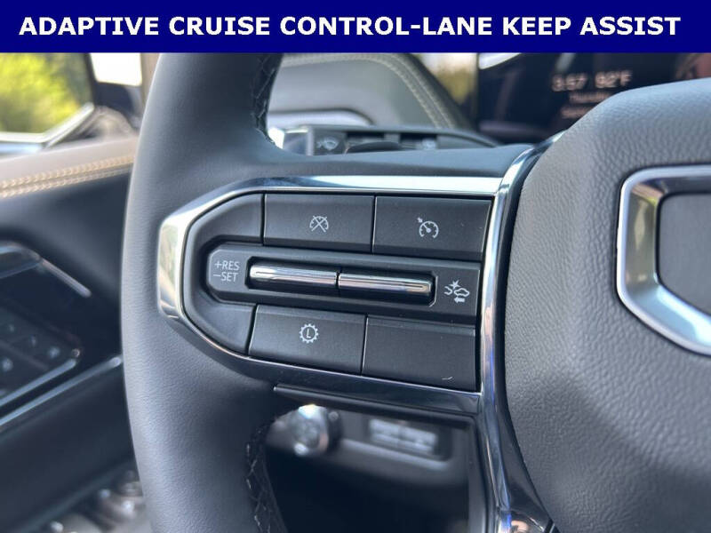 2025 GMC Yukon Elevation