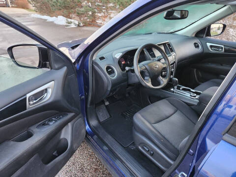 2017 Nissan Pathfinder SV