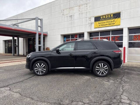 2022 Nissan Pathfinder for sale at Auto Center of Columbus in Columbus OH