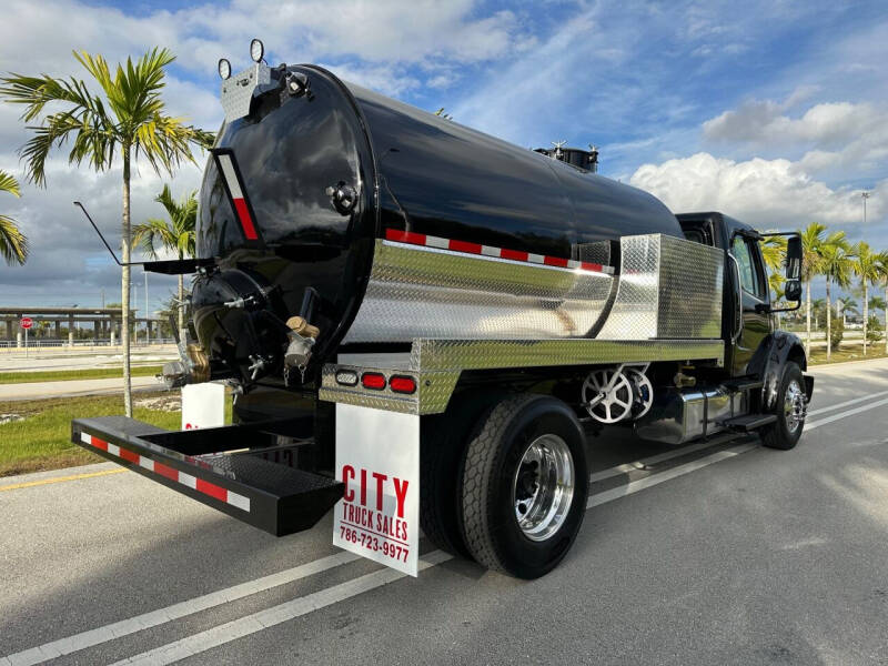 2015 Freightliner M2 106