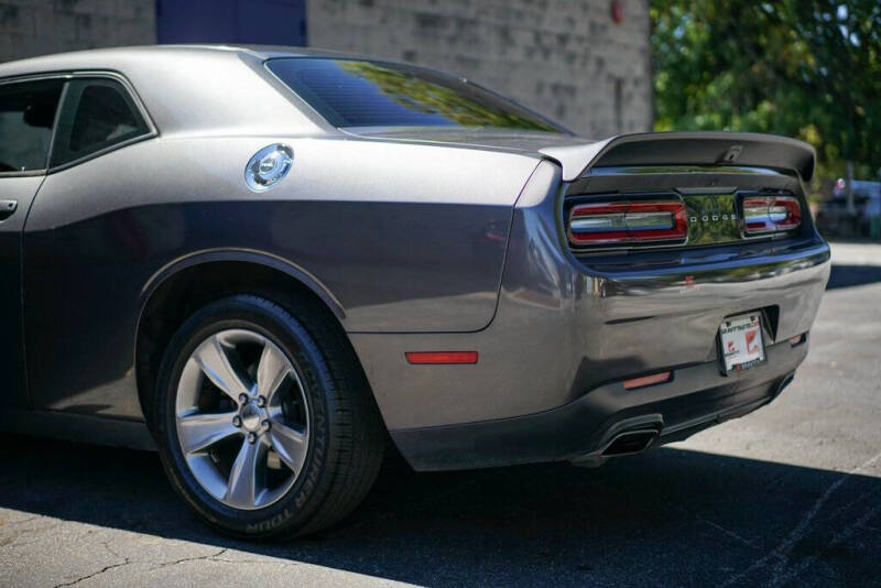 2016 Dodge Challenger SXT