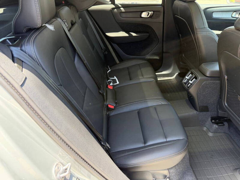 2026 Volvo XC40 B5 Plus