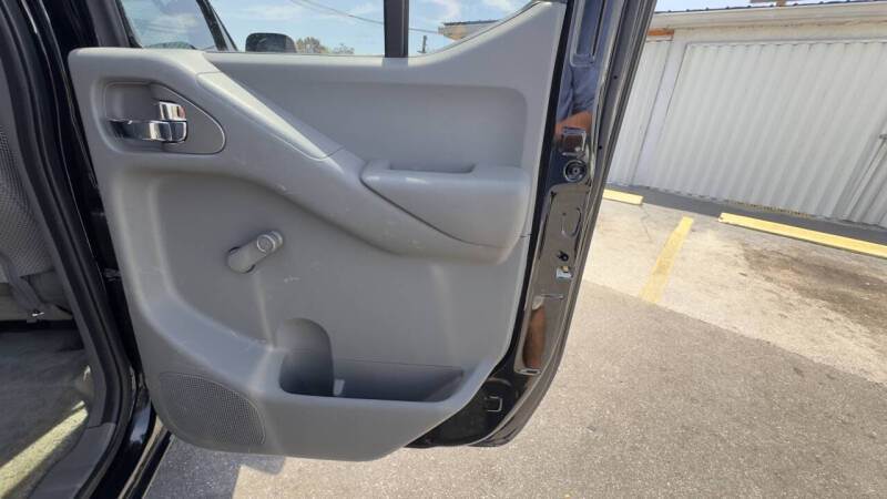 2016 Nissan Frontier SV