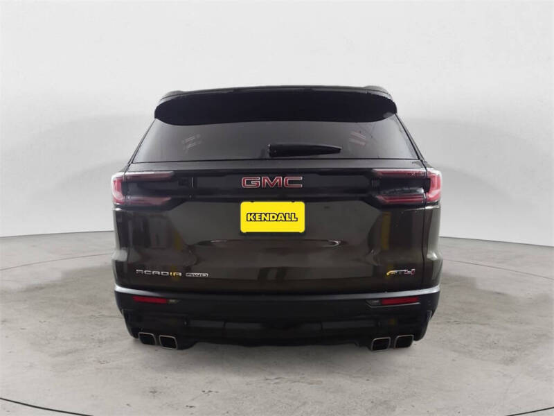 2025 GMC Acadia AT4
