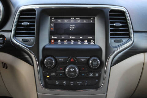 2020 Jeep Grand Cherokee Laredo