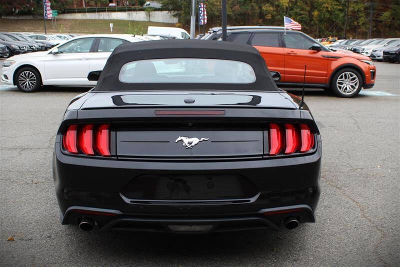 2021 Ford Mustang EcoBoost