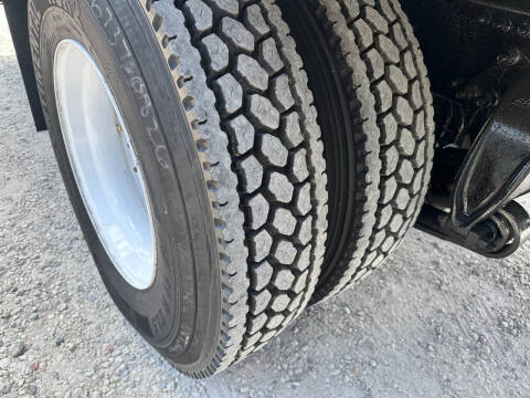 2018 Freightliner M2 106