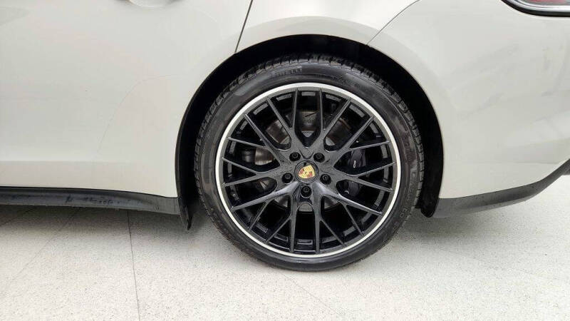 2022 Porsche Panamera 4 E-Hybrid Platinum Edition