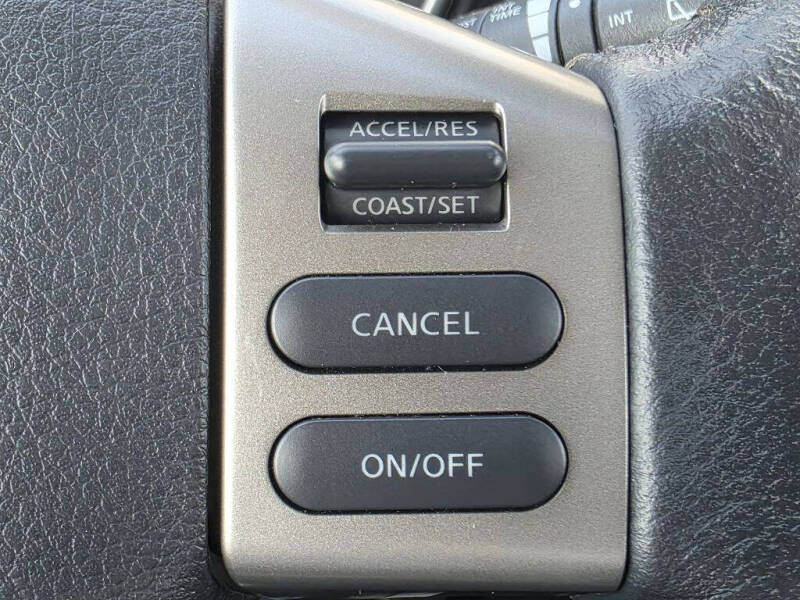 2012 Nissan Versa 1.8 SL