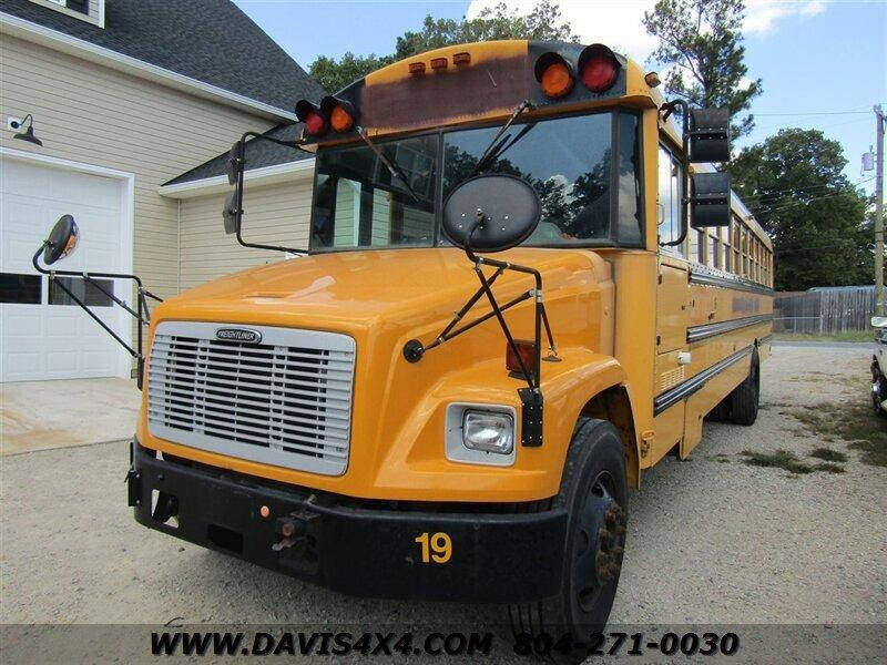2004 Freightliner FS65 Chassis