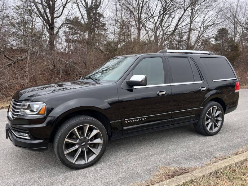 2017 Lincoln Navigator for sale at Drivers Choice Auto in New Salisbury IN