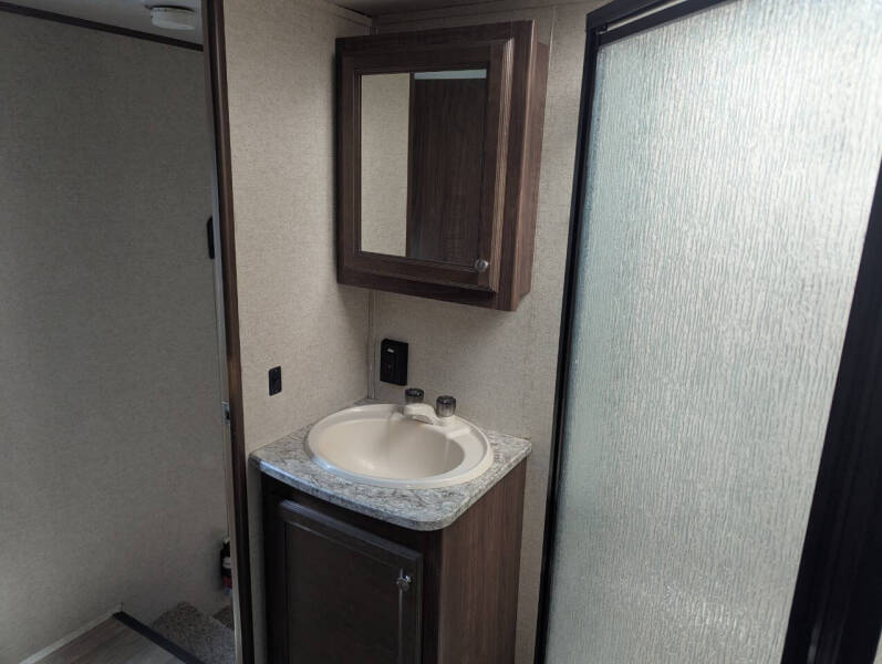 2016 Heartland Elkridge E292 / 32ft