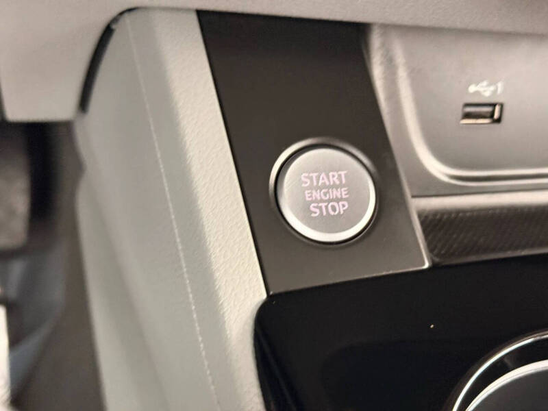 2021 Audi A4 quattro Premium 40 TFSI