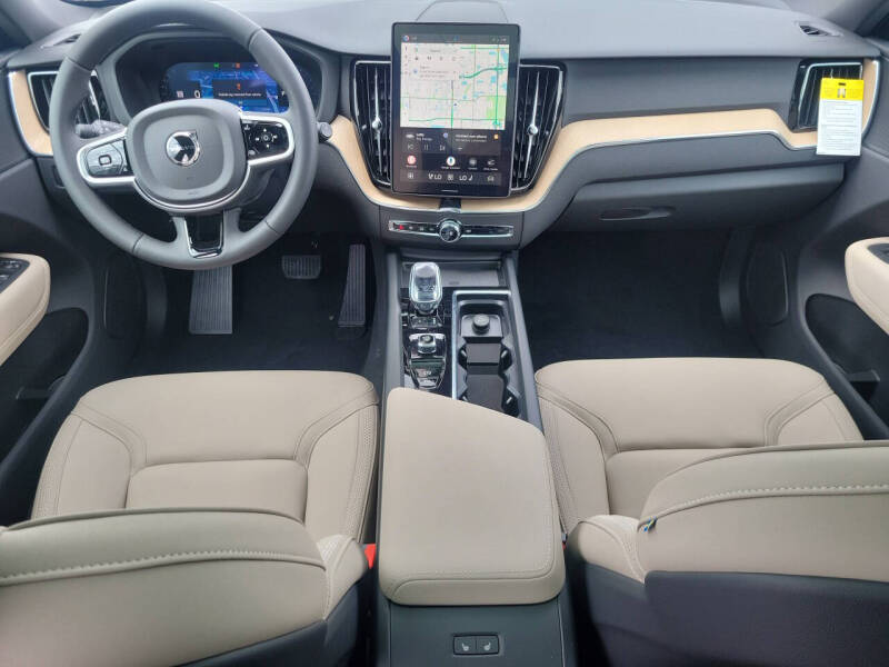 2026 Volvo XC60 B5 Plus