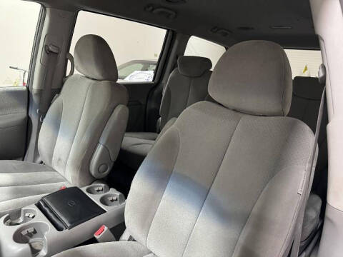 2007 Hyundai Entourage SE