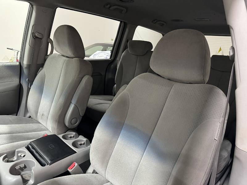 2007 Hyundai Entourage SE