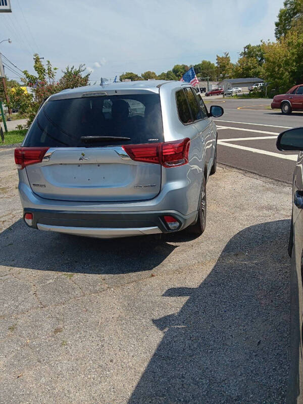 2017 Mitsubishi Outlander ES
