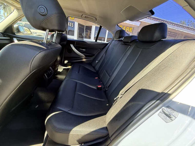 2018 BMW 3 Series 320i