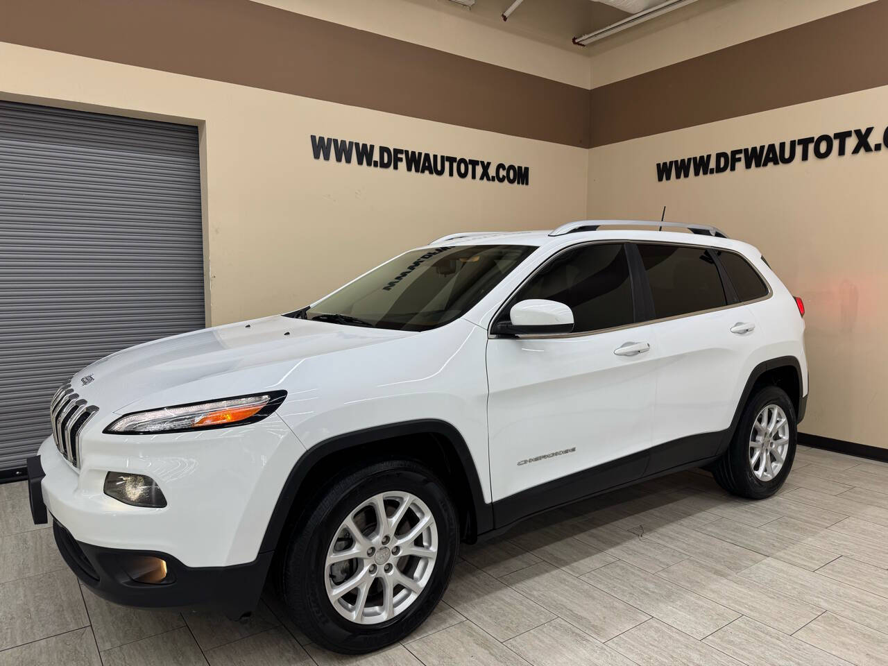 2017 Jeep Cherokee for sale at DFW Auto & Services Inc in Fort Worth, TX