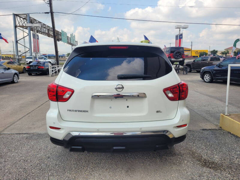2019 Nissan Pathfinder SL